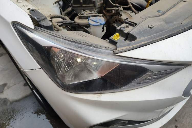 Used Hyundai Celesta 2018 1.6L Automatic GL Enjoyment Edition China VI compliant Right Front Headlight