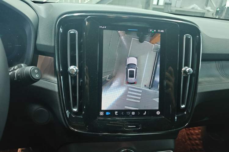 Used Volvo XC40 New Energy 2023 Long-Range PRO Version Audio And AC Panel