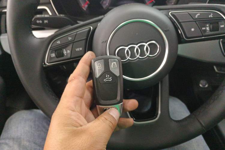 Used Audi A4L 2025 2 Million Units Enjoyment Version 40 TFSI Stylish and Dynamic Type Vehicle Key