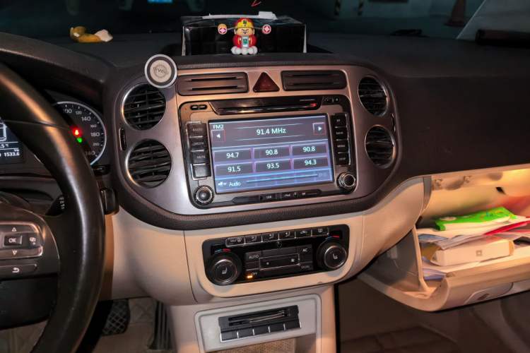 Used Volkswagen Tiguan 2012 1.8TSI Automatic Two-Wheel Drive Elite Edition Audio And AC Panel