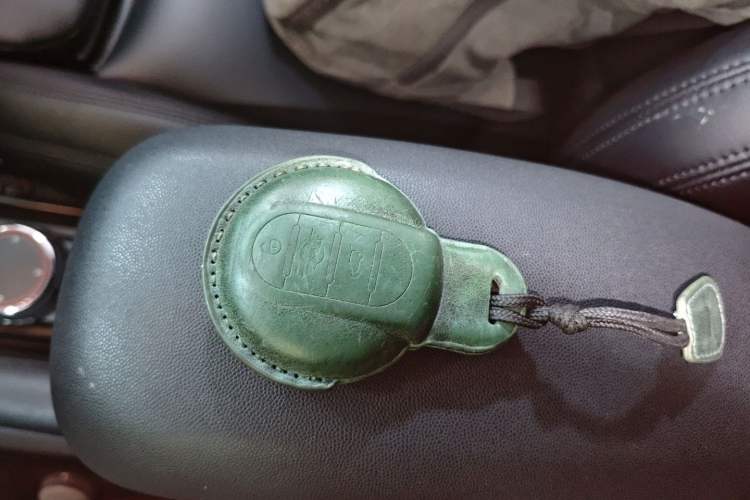 Used MINI 2016 2.0T COOPER S Pioneer Edition Interior 1