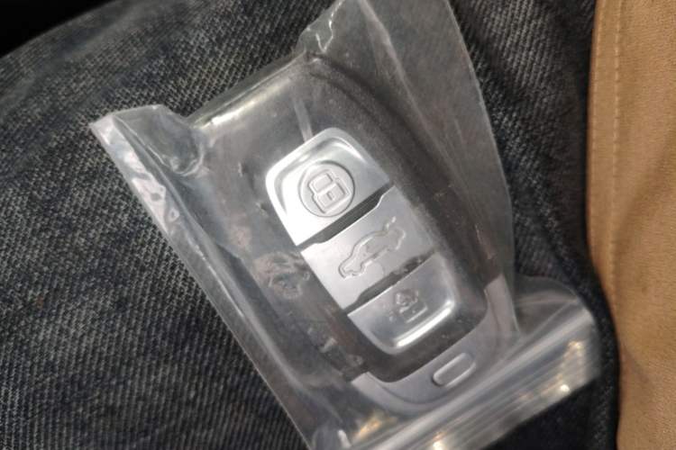 Used Hongqi E-QM5 2022 431 km Charge & Enjoy Edition