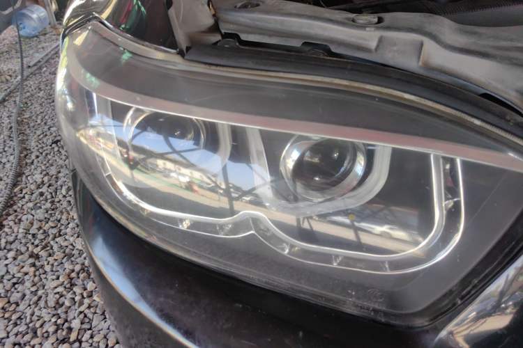 Used Toyota Highlander 2009 2.7L Two-Wheel Drive 7-Seater Luxury Edition Right Front Headlight