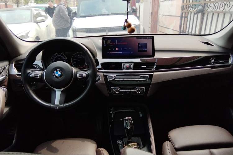 Used BMW X1 2021 sDrive20Li Premium Edition Center Console