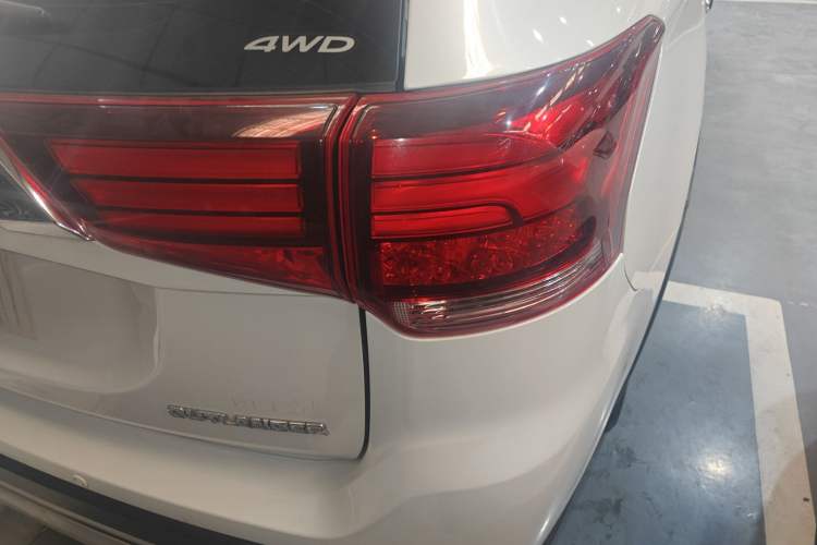 Used Mitsubishi Outlander 2020 2.4L 4x4 Zhi Xiang Edition 5 Seats