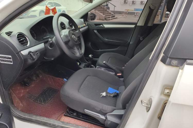 Used Volkswagen Jetta 2015 1.4L Manual Comfort Model
