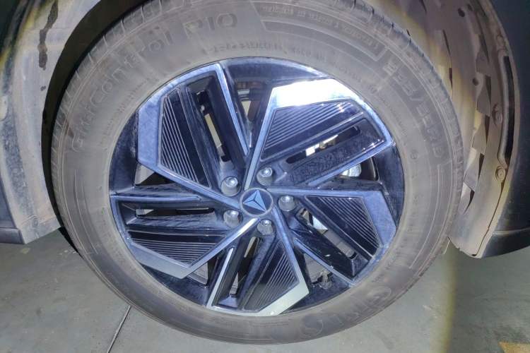 Used Deepal S07 2026 Model 550Ultra Huawei Qiankun ADS SE Edition Right Front Wheel Hub