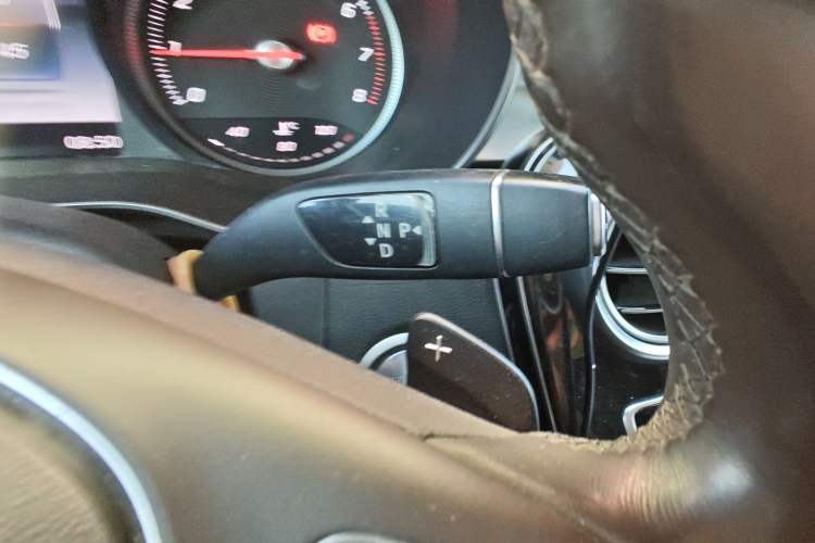 Used Mercedes-Benz GLC 2017 GLC 260 4MATIC Dynamic Edition Gear Lever