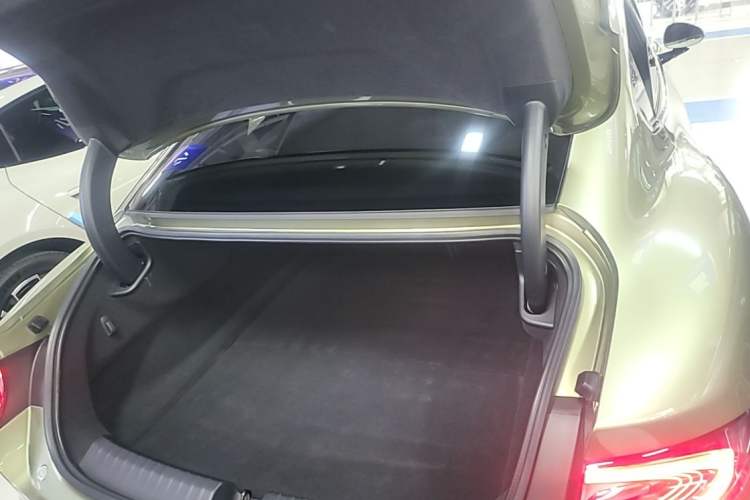 Used Xiaomi Auto SU7 2024 Four-Wheel Drive Ultra-Long Range Advanced Intelligent Driving Max Edition