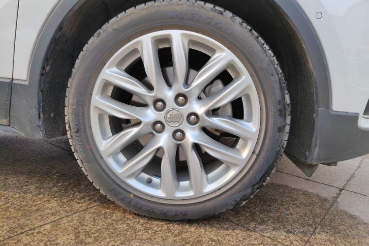 Used Buick Envision 2018 28T Four-Wheel Drive Luxury Model Right Front Wheel Hub