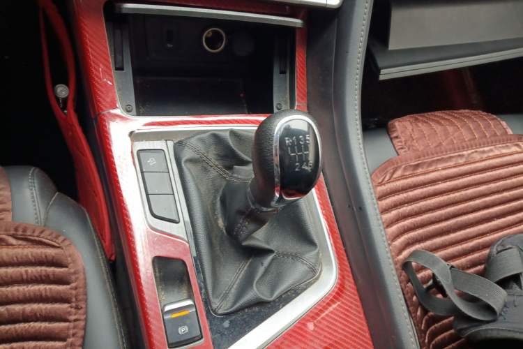 Used CHANGAN CS55PLUS 2020 1.5T Manual Colorful Model
