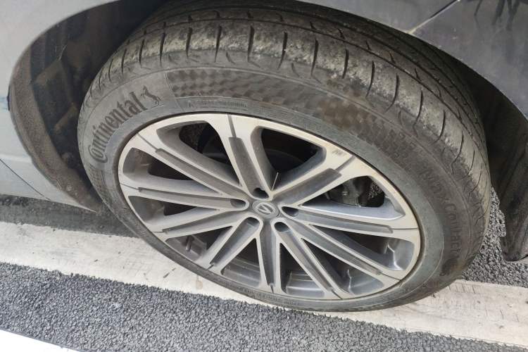 Used CHANGAN UNI-K 2024 2.0T Two-Wheel Drive Global Edition Right Front Wheel Hub