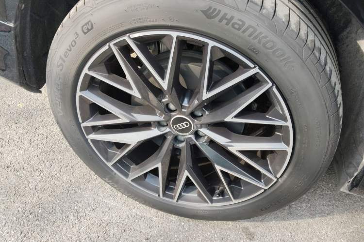 Used Audi Q5 e-tron 2023 40 e-tron Starry Edition Mecha Kit