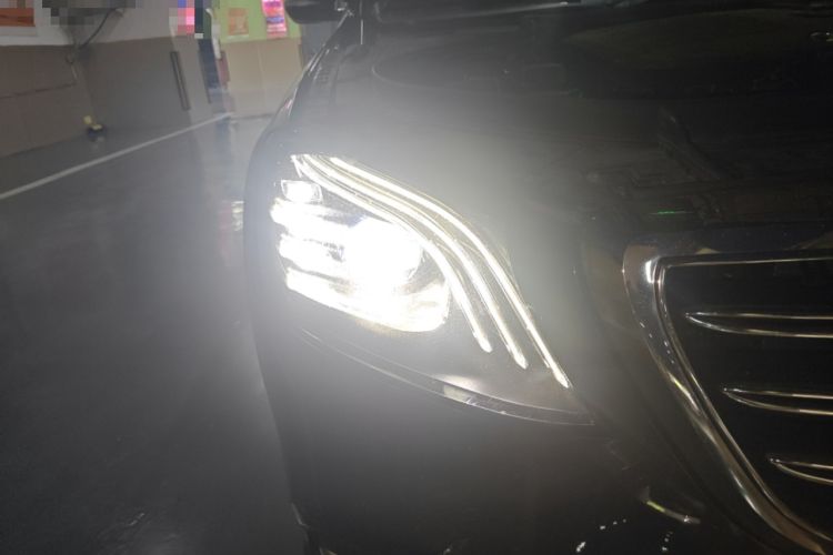 Used Mercedes-Benz S-Class 2019 S 320 L Right Front Headlight