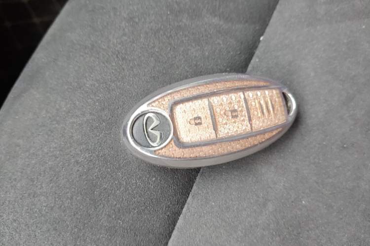 Used Infiniti ESQ 2014 1.6L Spontaneous Edition