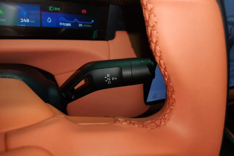 Used Lynk & Co 900 2025 2.0T Ultra
