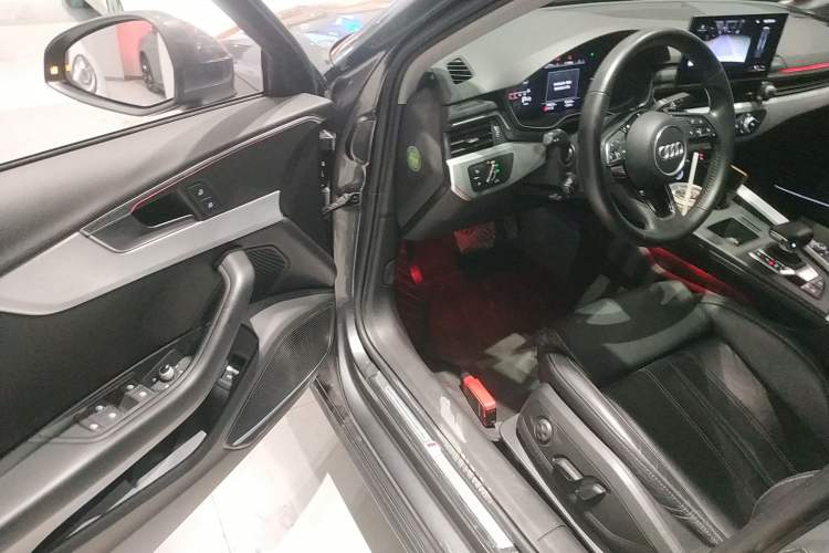 Used Audi A4L 2020 40 TFSI Fashion Dynamic Model