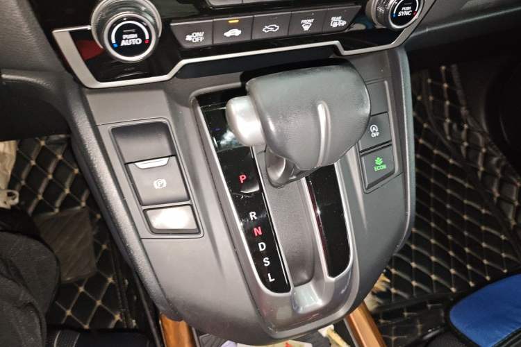 Used Honda CR-V 2019 240TURBO CVT 2WD Fashion Edition China V Gear Lever