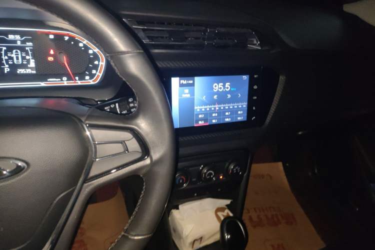 Used Chery Tiggo 3X 2018 1.5L Automatic Elite Edition Audio And AC Panel