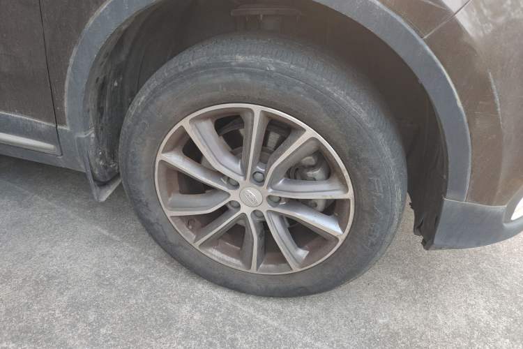 Used Geely Auto Emgrand X7 Sport 2016 1.8TD Automatic ZhiShang Model
