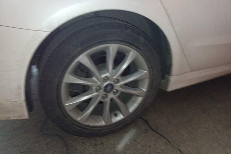 Used Ford Mondeo 2017 Restyled EcoBoost 200 Fashion Edition Right Rear Wheel Hub