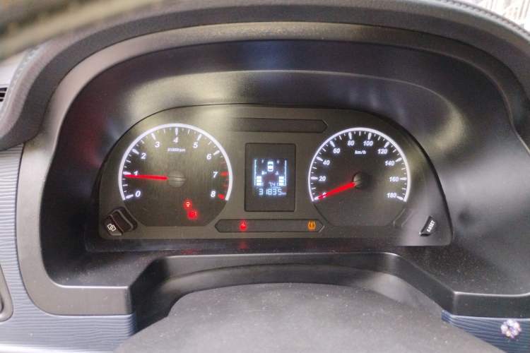 Used FORTHING Lingzhi 2019 M5L 1.6L 7-Seater Base Model China VI Standard
