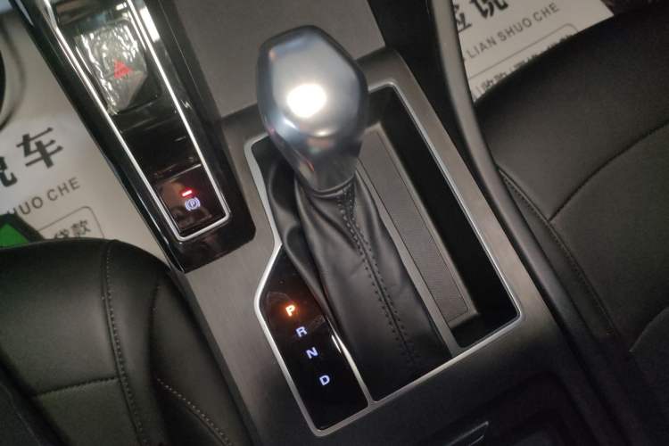 Used Roewe i5 2023 1.5L CVT Luxury Edition Gear Lever