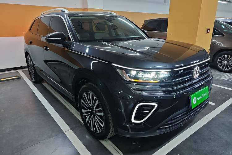 Used Volkswagen Tavendor 2023 330TSI Luxury Touring Edition