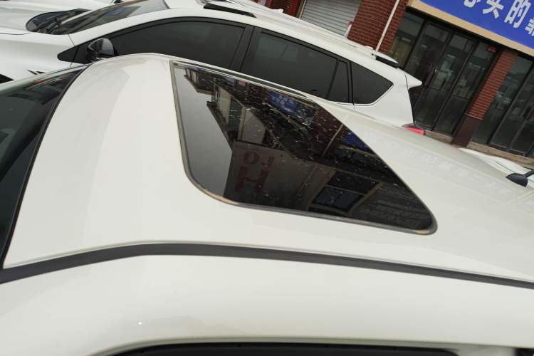 Used Infiniti ESQ 2014 1.6L Spontaneous Edition