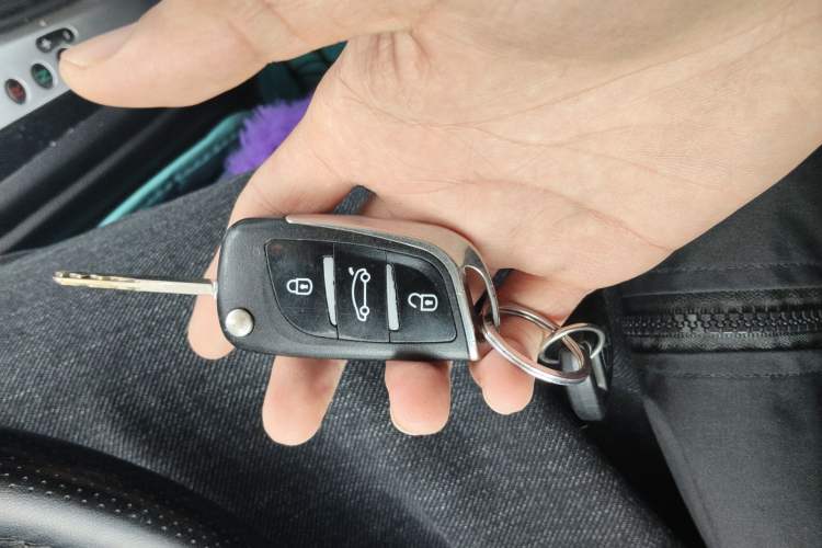 Used Haval H6 2013 Upgraded Model 2.4L Automatic Two-Wheel Drive Elite Version Vehicle Key