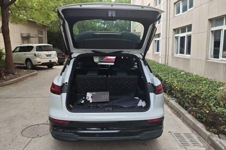 Used Audi Q5 e-tron 2022 40 e-tron Starlight Edition Mech Kit