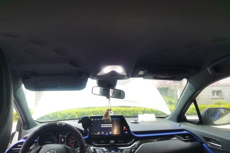 Used Toyota IZOA 2018 2.0L Yichi Version China VI Standard