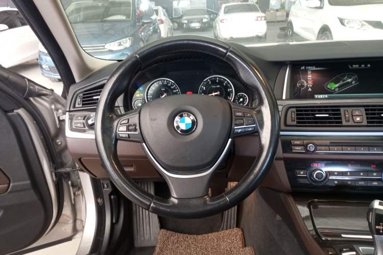 Used BMW 5 Series 2014 525Li Luxury Design Package
