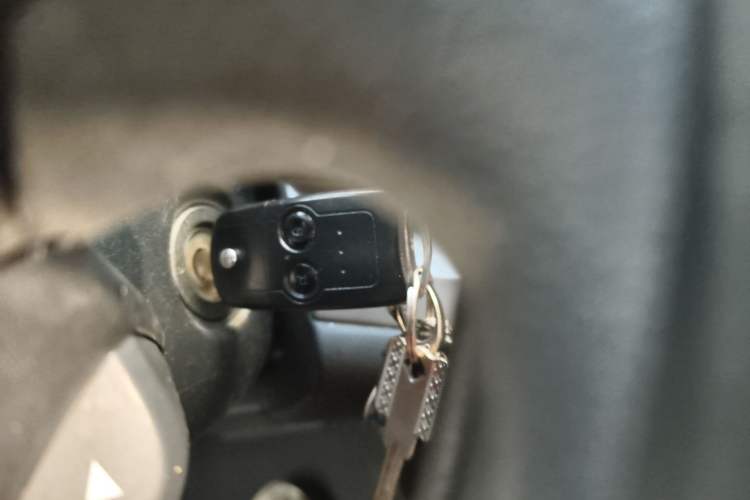 Used Honda CR-V 2012 2.0L two-wheel drive urban version