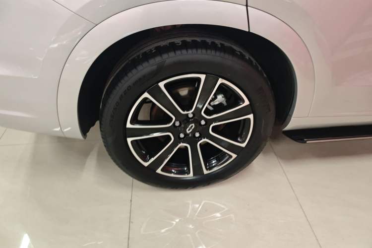 Used Hima AITO M7 2024 1.5T Intelligent Driving All-Wheel Drive Pro Version 5 Seats Ternary Lithium Battery
