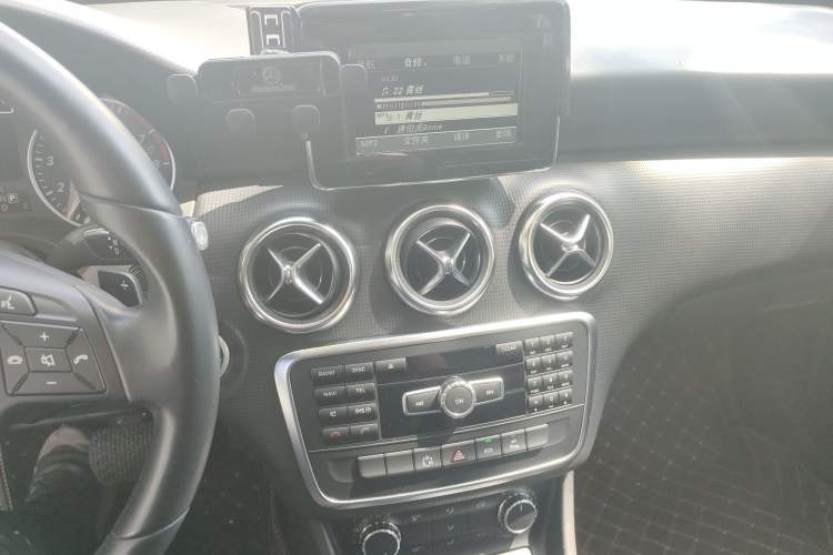 Used Mercedes-Benz A-Class 2013 A 180 Fashion Model Audio And AC Panel