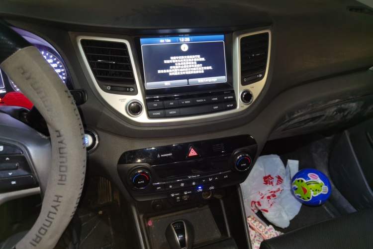 Used Hyundai Tucson 2018 1.6T Dual-Clutch Two-Wheel Drive 15th Anniversary Special Edition Audio And AC Panel