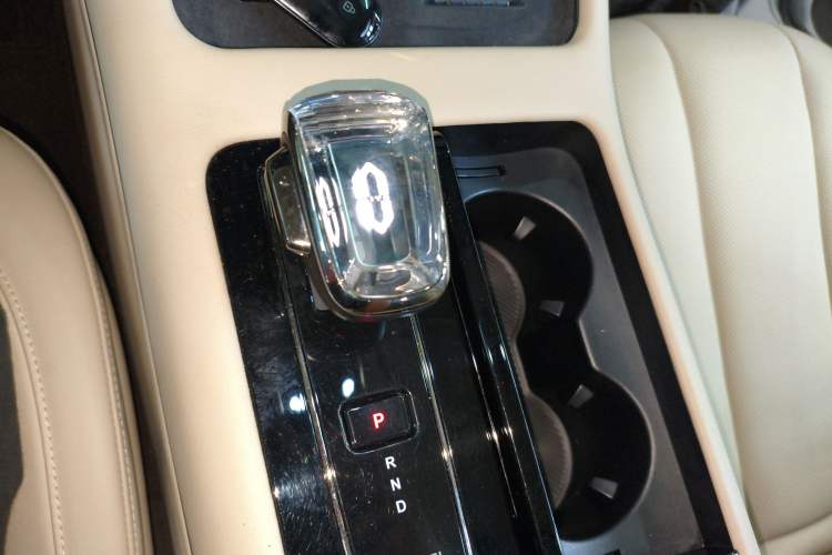 Used Hima AITO M7 2024 1.5T Intelligent Driving 4WD Max Edition 5 Seats Gear Lever