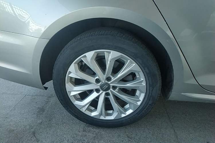 Used Audi A4L 2019 40 TFSI Ambition China VI
