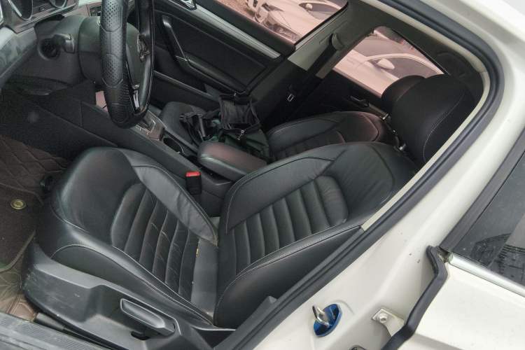 Used Volkswagen Lamando 2017 280TSI DSG Comfort Edition Left Front Seat