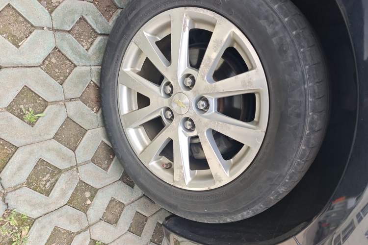 Used Chevrolet Malibu 2014 2.0L Automatic Luxury Edition Right Front Wheel Hub