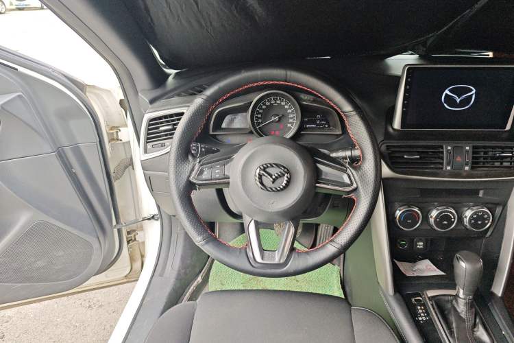 Used Mazda CX-4 2016 2.0L Automatic 2WD Blue Sky Dynamic Edition
