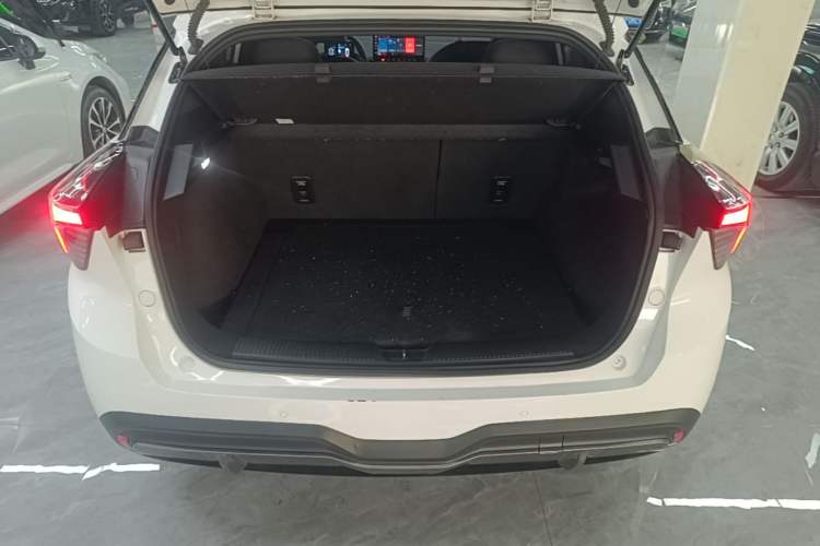 Used MG 4 EV 2023 415 km Range Sea-Faring Champion Edition Trunk