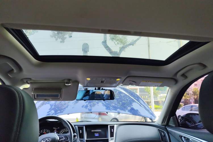 Used Infiniti Q50L 2018 2.0T Enjoyment Version China VI Standard
