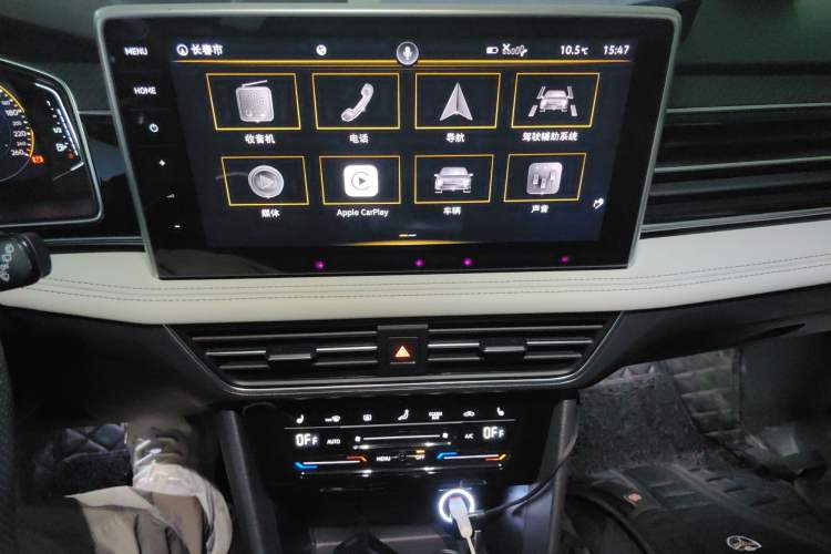 Used Volkswagen Tiguan L 2022 330TSI Automatic Two-Wheel Drive R-Line Enhanced Edition Audio And AC Panel