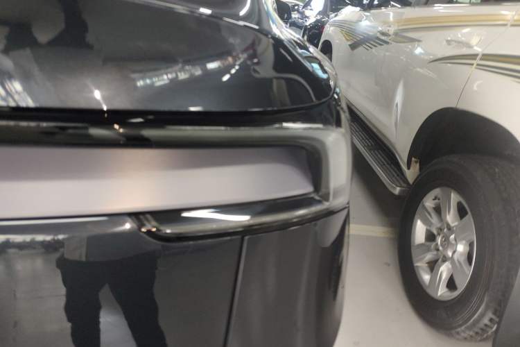 Used Tesla Model Y 2025 Rear-Wheel-Drive Version Exterior 3