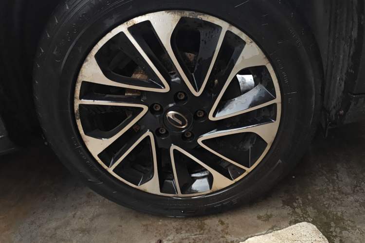 Used GAC Trumpchi GS4 2017 200T G-DCT Two-Wheel Drive Elite Edition Right Front Wheel Hub