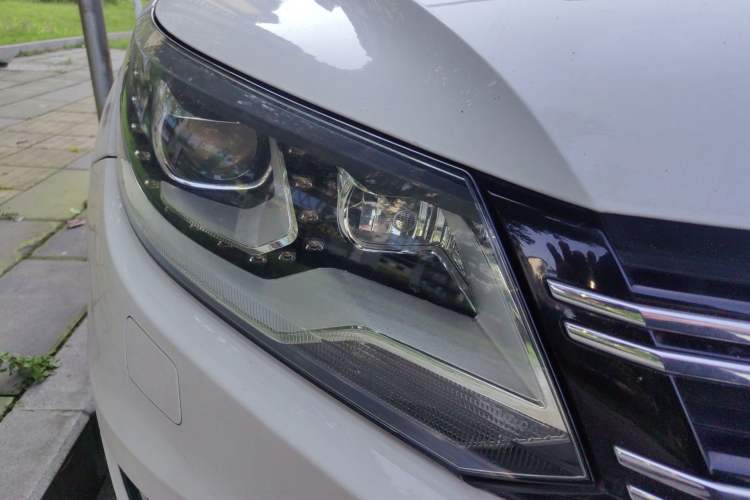 Used Volkswagen Tiguan 2015 2.0 TSI Automatic All-Wheel Drive Flagship Edition