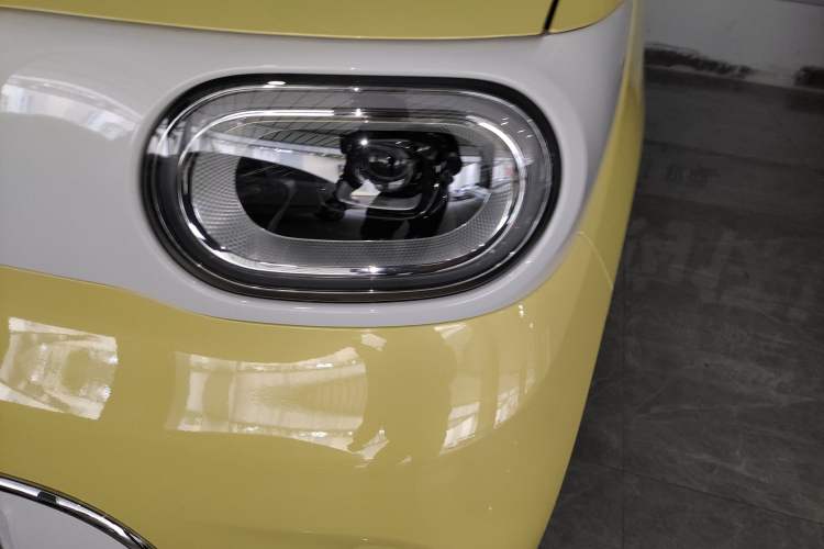 Used Wuling Hongguang MINIEV 2024 3rd Generation 215km Advanced Version Left Front Headlight