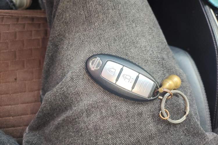 Used Nissan X-Trail 2015 2.0L CVT Comfort MAX Edition 2WD Vehicle Key